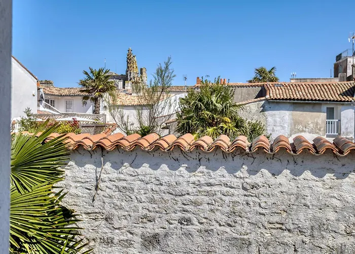 Charmante Maison Avec Terrasse Au Coeur De - Fr-1-258-236